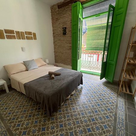 Kiwi Rooms Auto Check-In Valencia Exterior foto